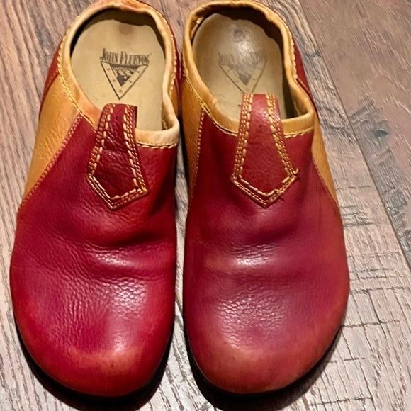 JOHN FLUEVOG vintage leather mules.Size 9